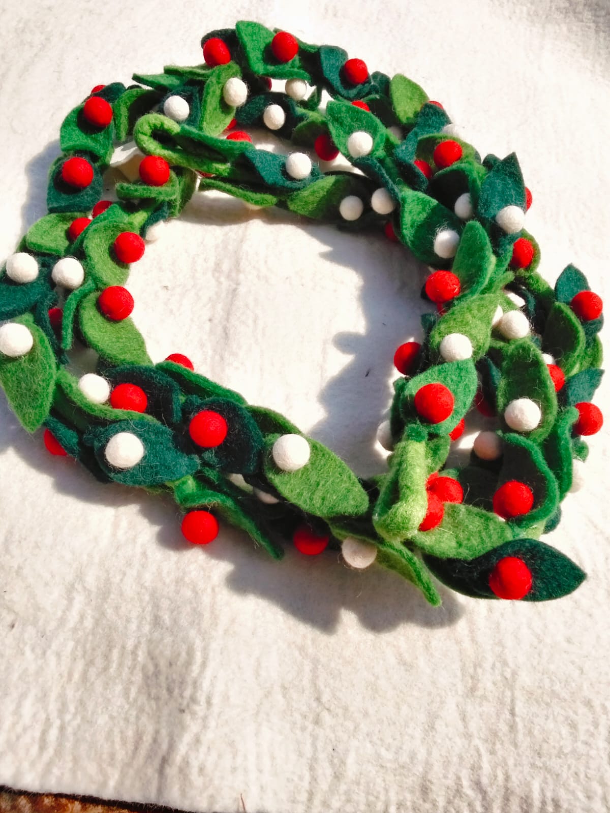 🍃 Green Woolen Leaf Garland 🌿
